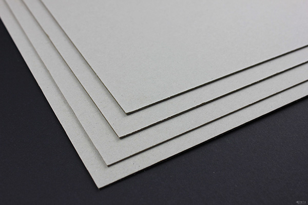 东莞灰板纸厂家的灰板纸和灰卡纸有什么区别