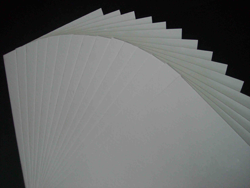 东莞灰板纸厂家印刷白板纸时应如何防止粘脏？